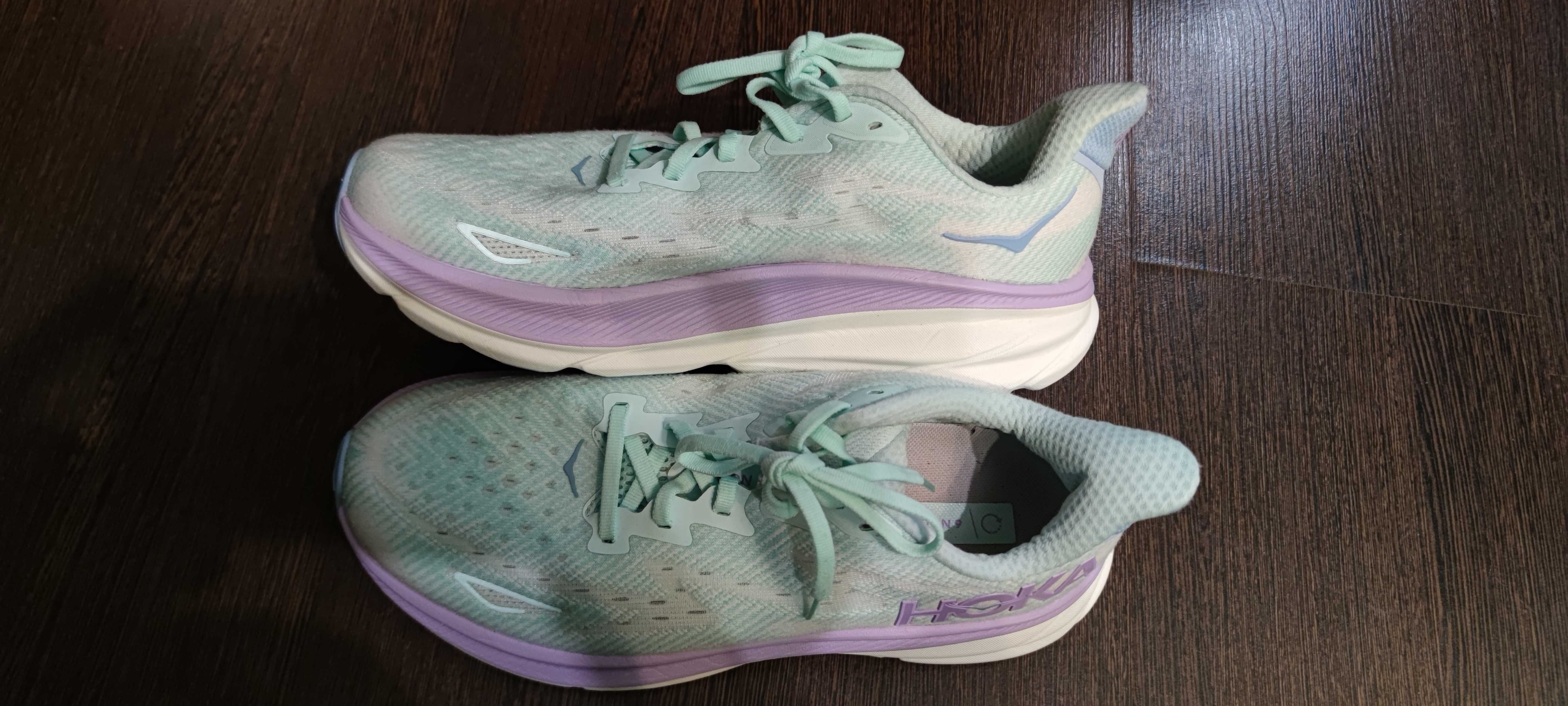 Кросівки Hoka  Clifton 9 Wide.   Р 41 1/3  26см