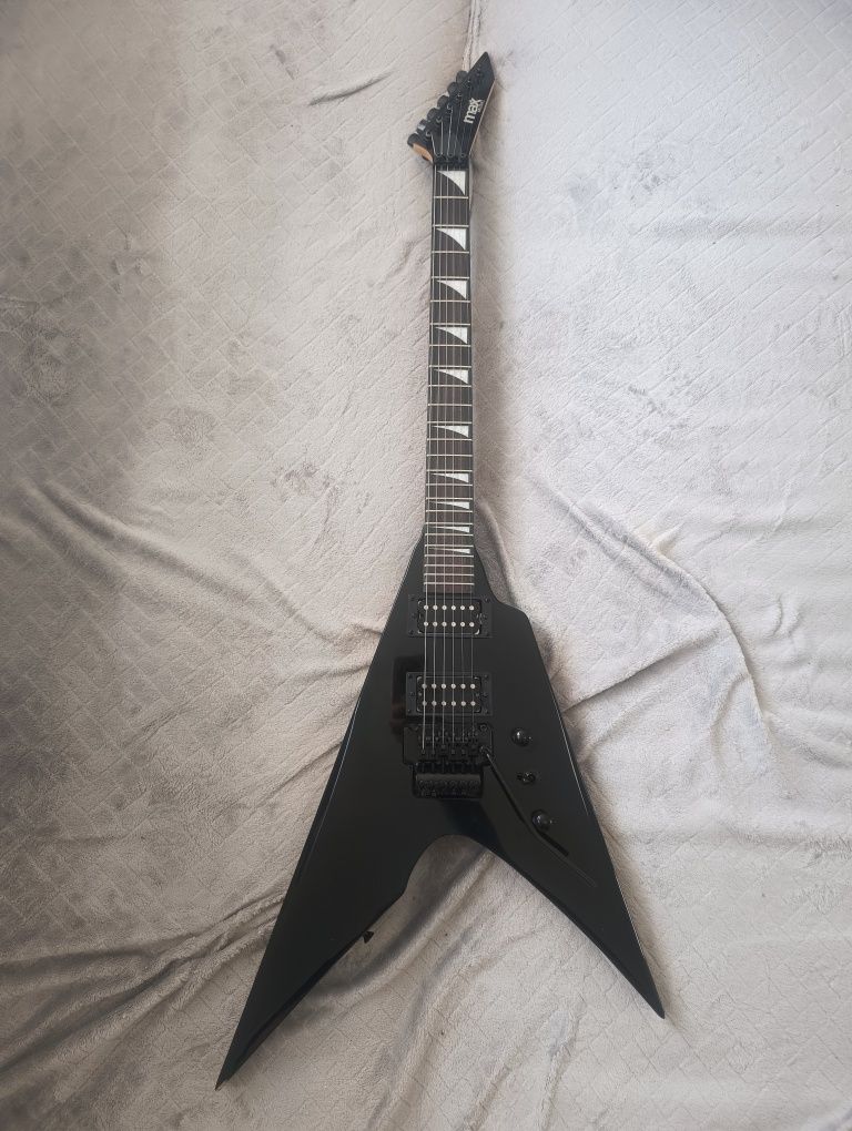 Gitara elektryczna typu flying v, RR, V-ka czarna