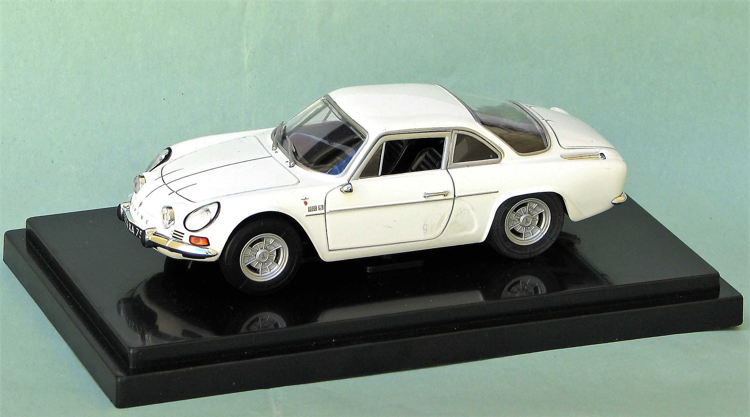 Alpine Renault A110 de 1971 em blister 1/24