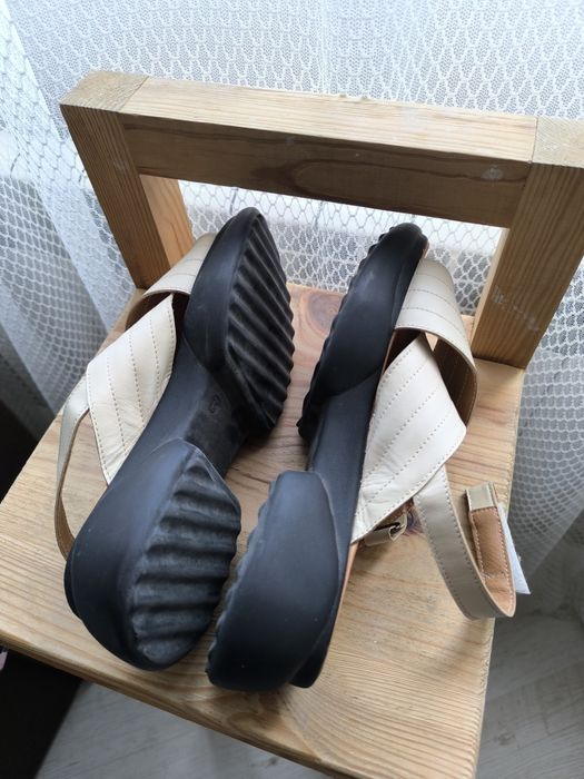 Шкіряні сандалі, продам!