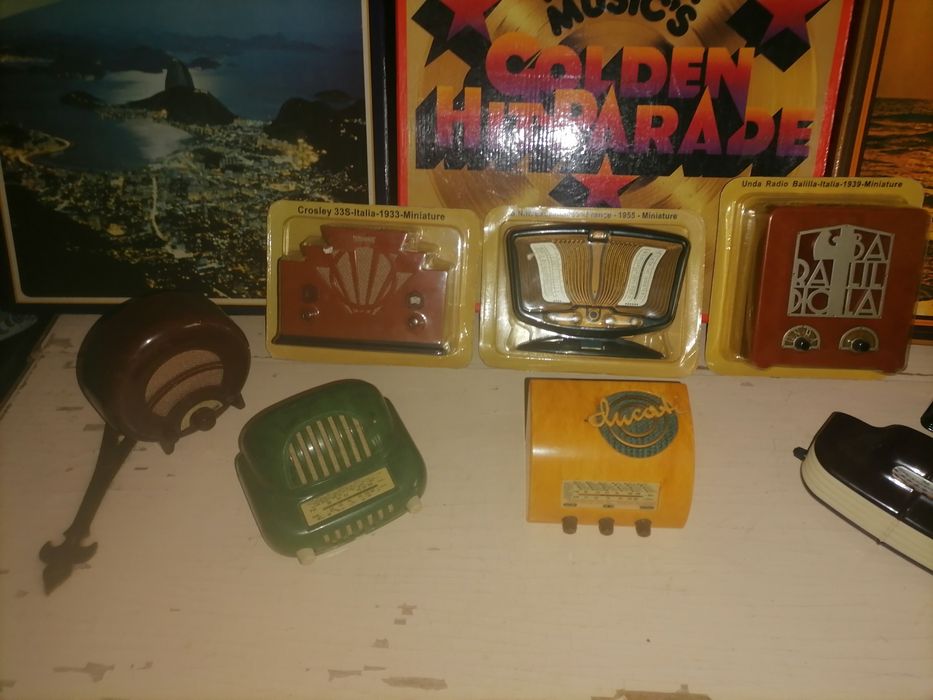 Radio minitura por 9 € cada