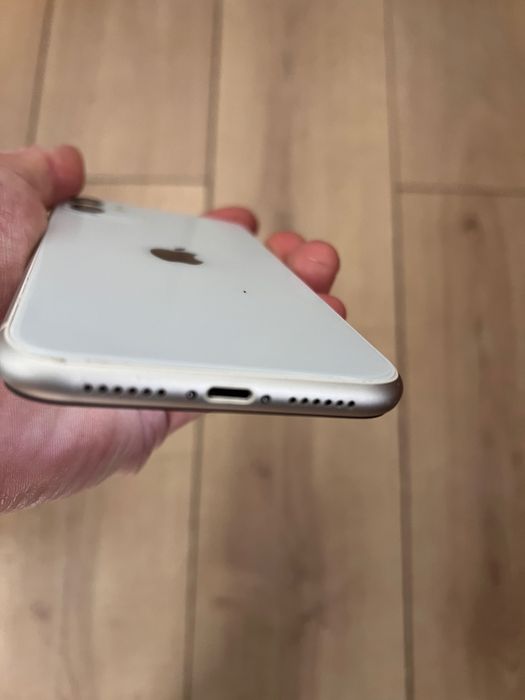 Iphone 11 branco 64GB