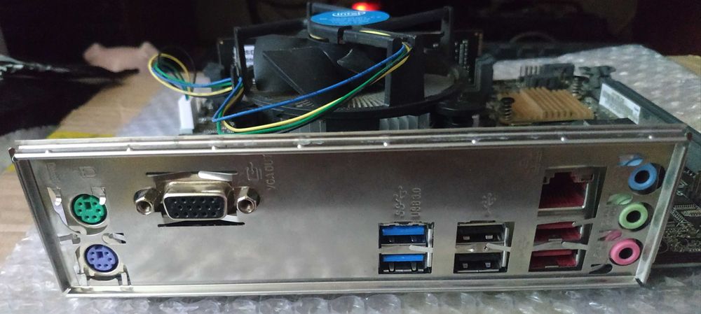 Комплект Материнська плата Asus H110M-CS+пам'ять 4гб+процесор