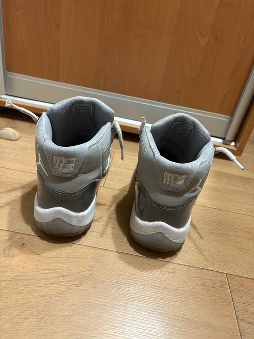 Air Jordan 11 grey