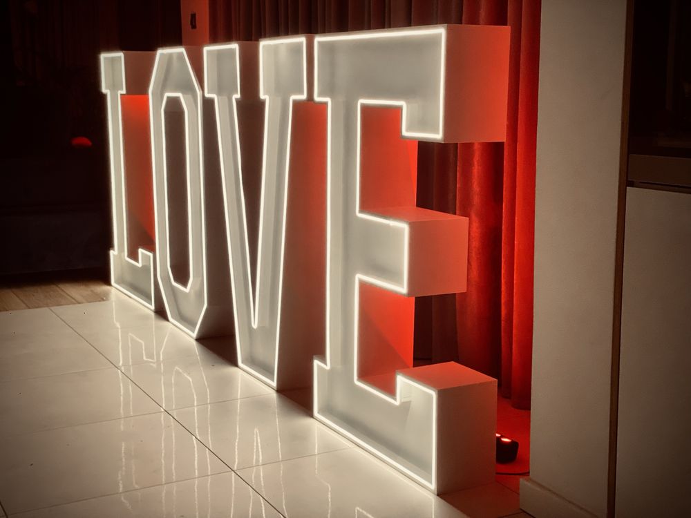Napis LOVE miłość neonowy 120cm stojace litery  dekoracja wesele