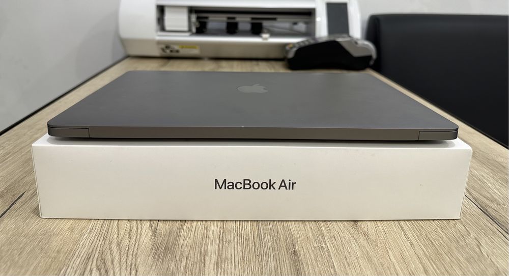 Apple MacBook Air 13" 2020р M1 8/256gb Space Gold Silver 750$