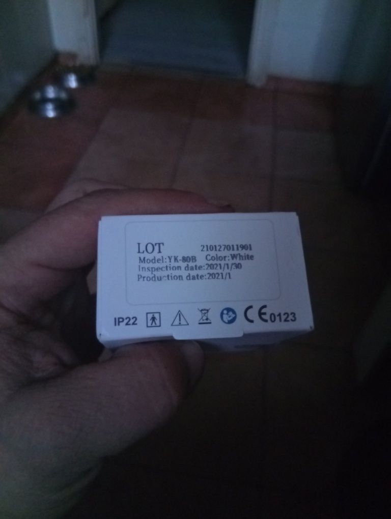 Pulsoksymetr na palec.