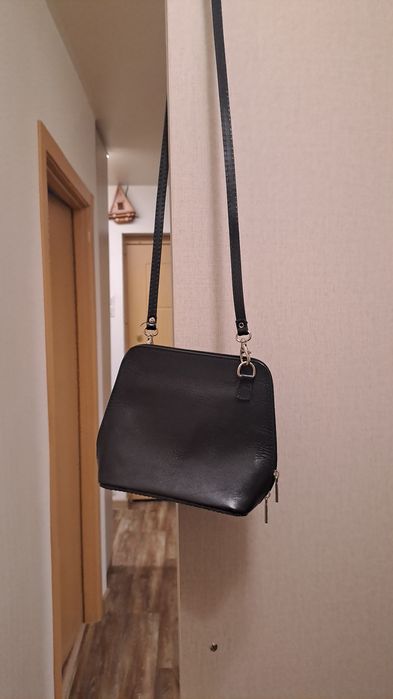 Натуральная кожа , маленькая  фирменная  сумочка Vera Pelle