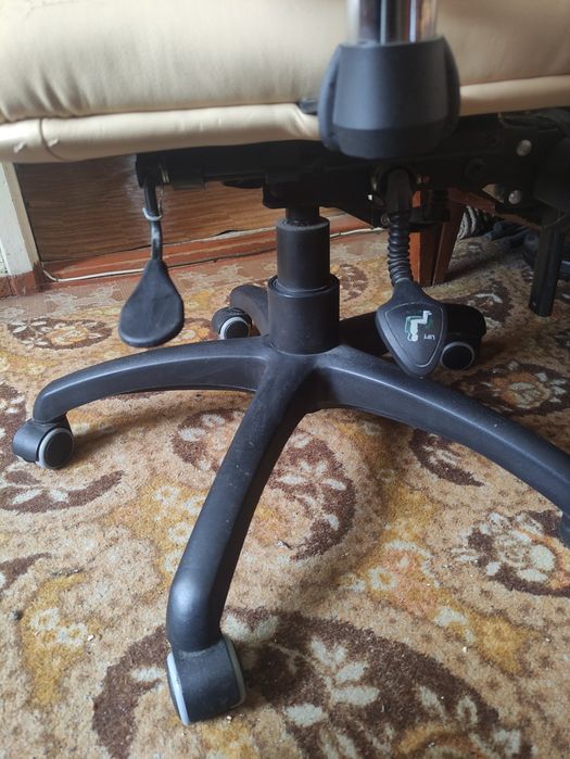 Крісло ергономічне Kulik Victory