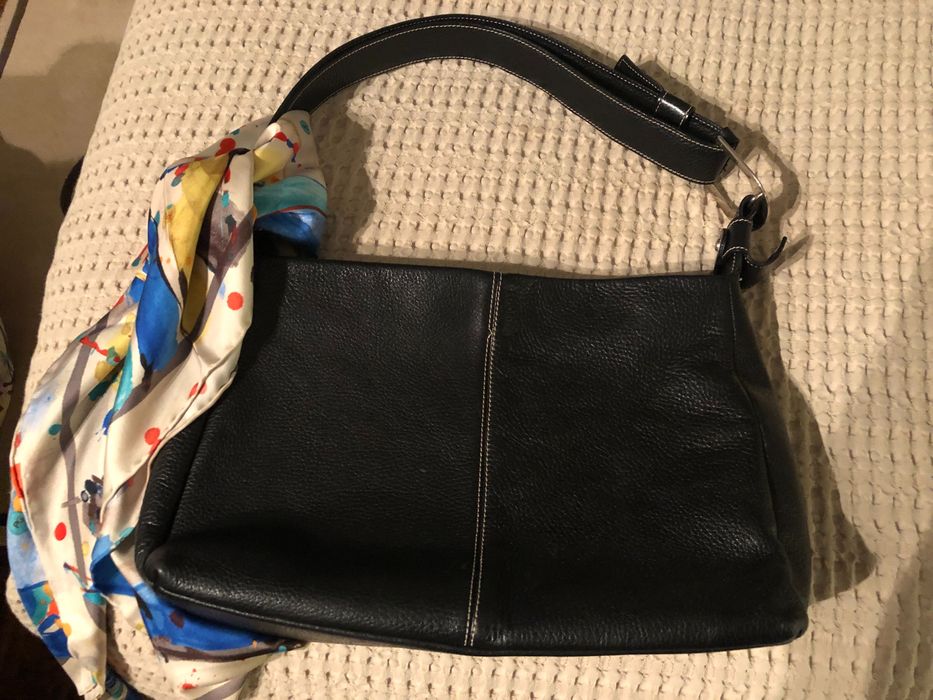 carteira em pele verdadeira, com muita classe