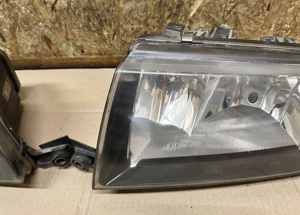 Lampa reflektor Skoda Fabia I Lewa prawa przednia przód EUROPA