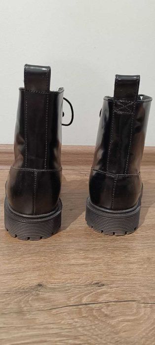 Шкіряні черевики & other stories, 36 р.