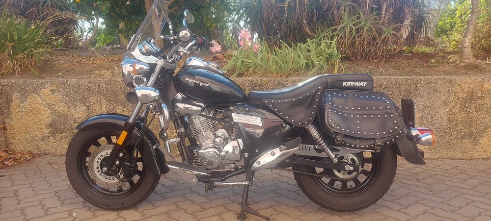 Keeway Superlight 125   com 4.200 Kms
