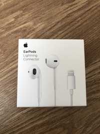 Apple EarPods lightning connector