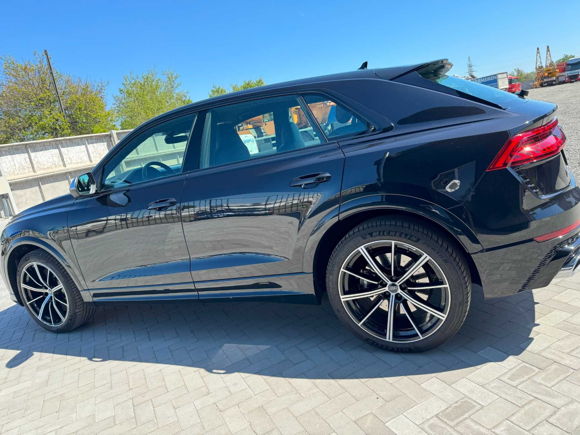 Продаж Audi RS Q8