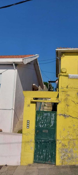 Conjunto de 4 Moradias para recuperaçao em Guifões