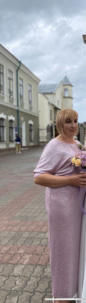 Вечірня жіноча сукня