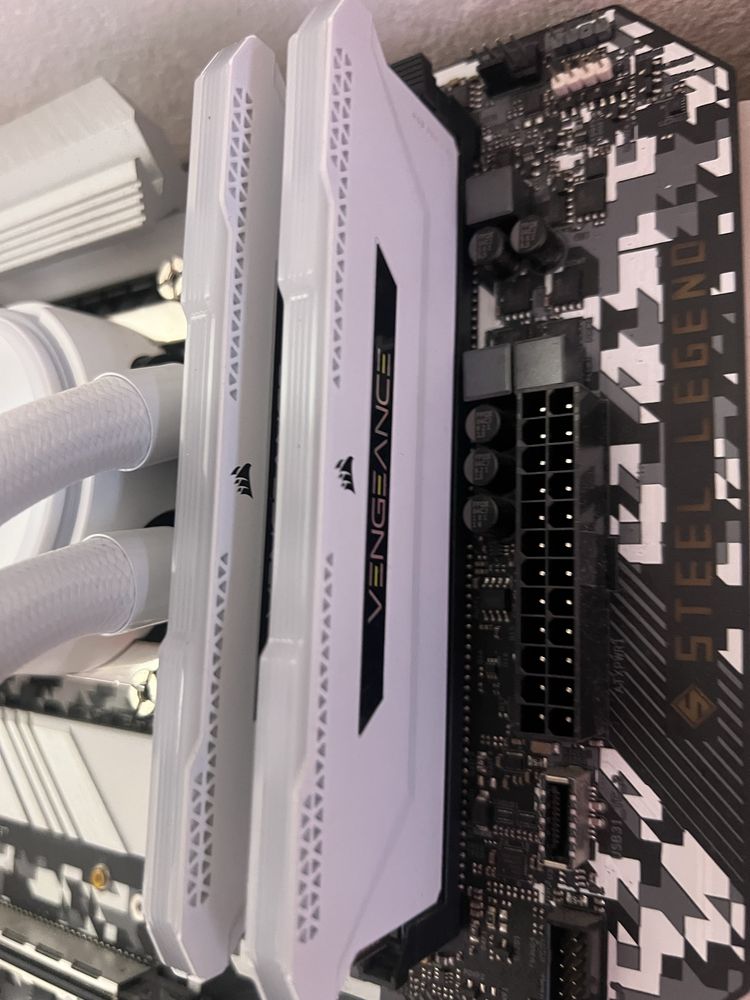 Pack ou separado asrock h470 steel legend + i7 10700kf+ 32gb ram 3200
