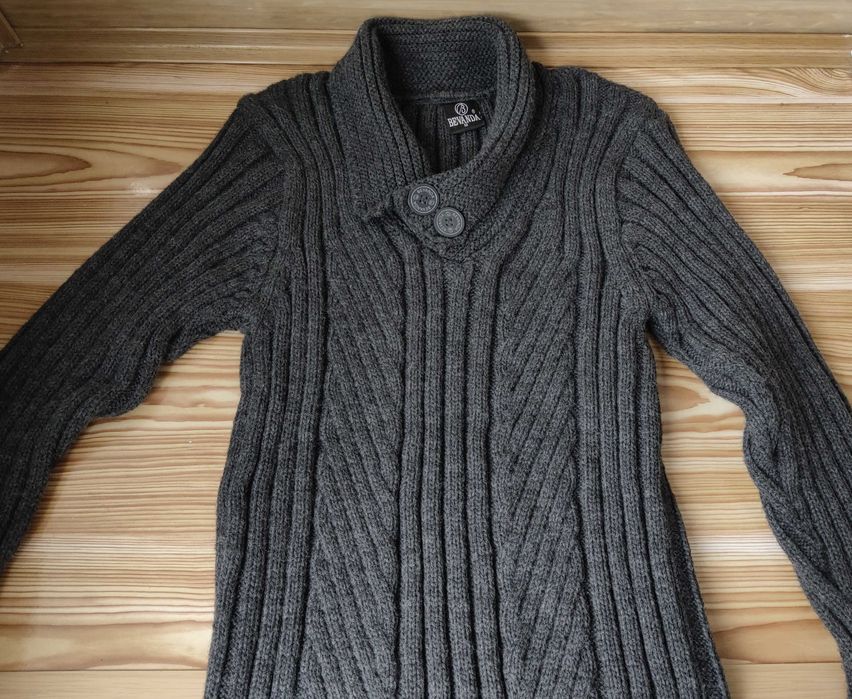 Зимний теплый свитер Bevanda