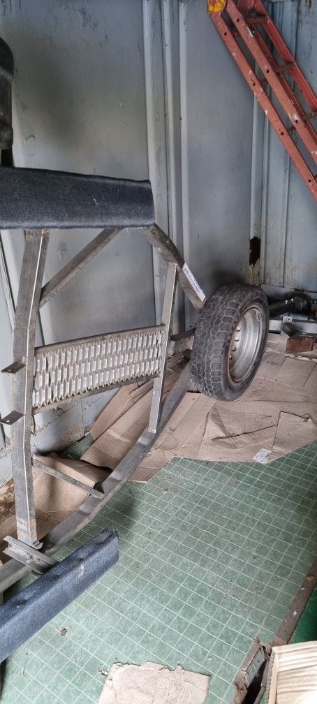 Продам лодочний причіп