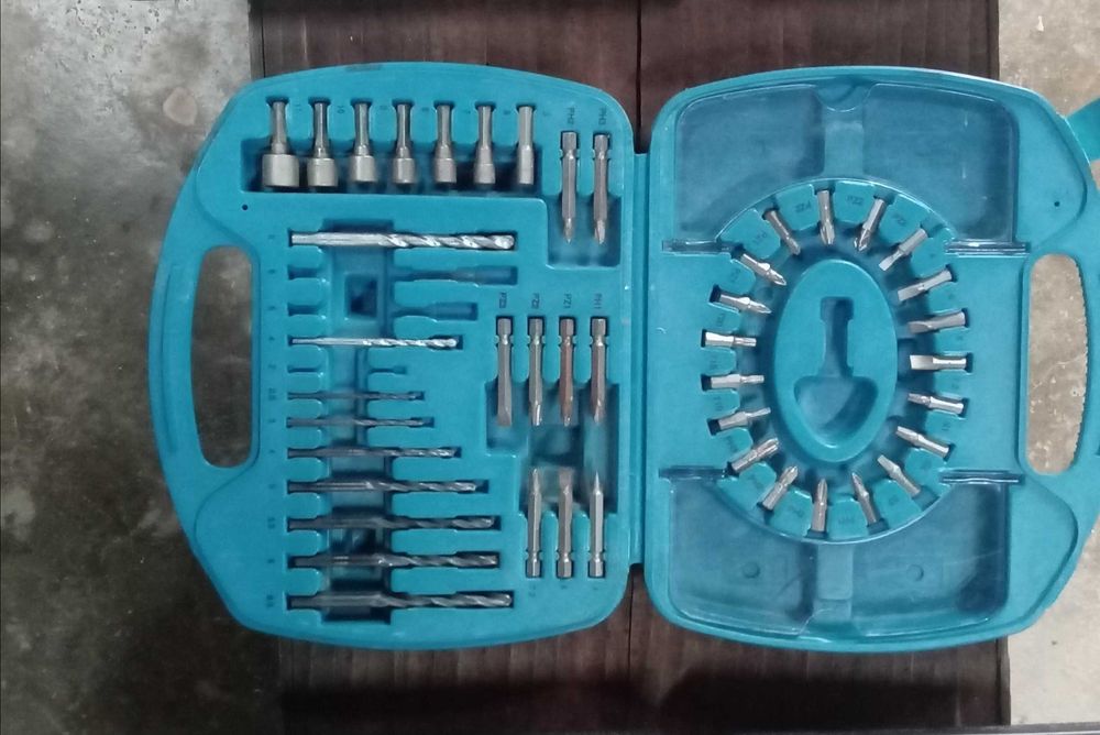 Caixas  de ferramentas diversas (Seis diferentes)