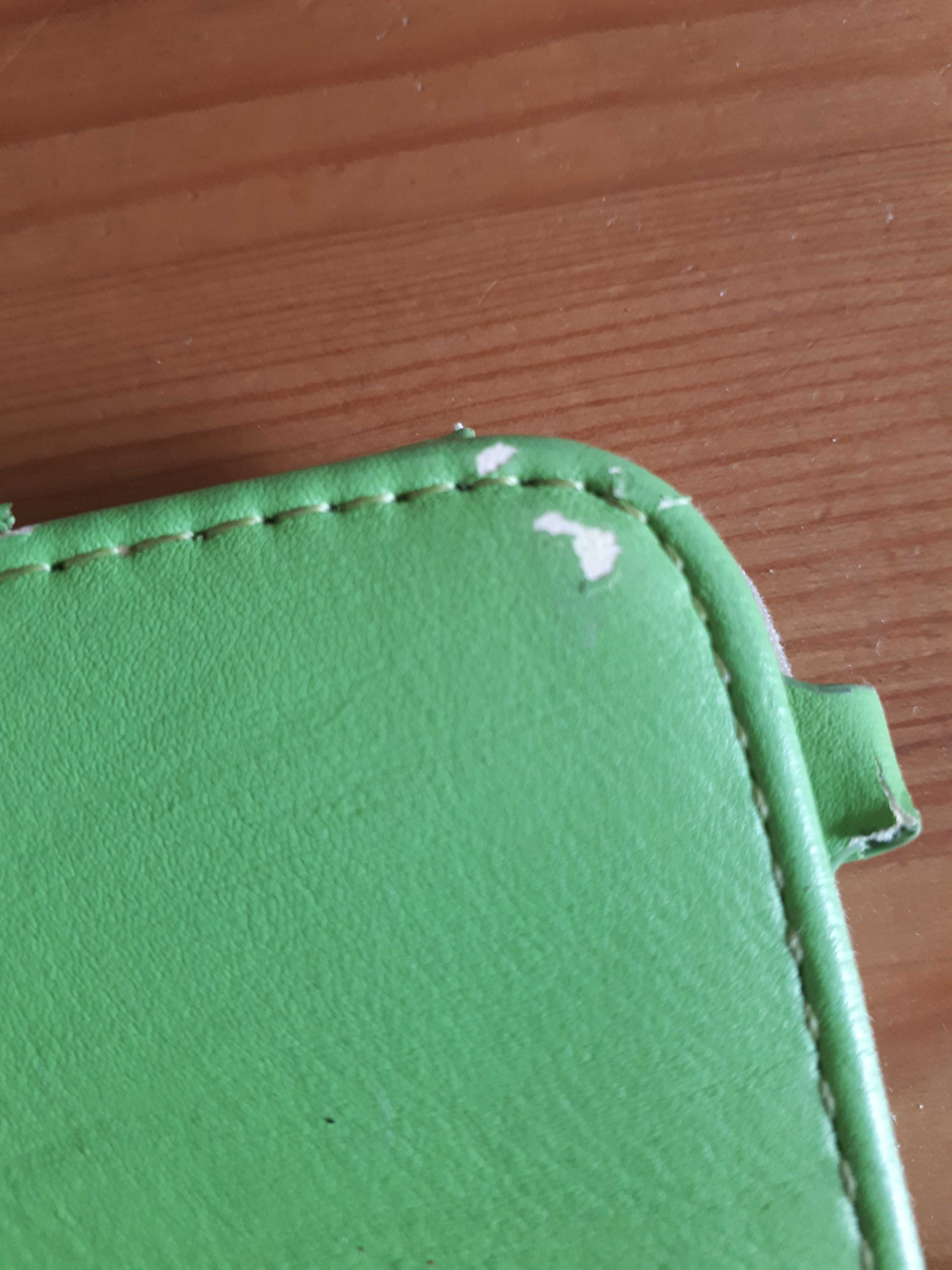 Etui do tableta zamykany na magnez i rzep