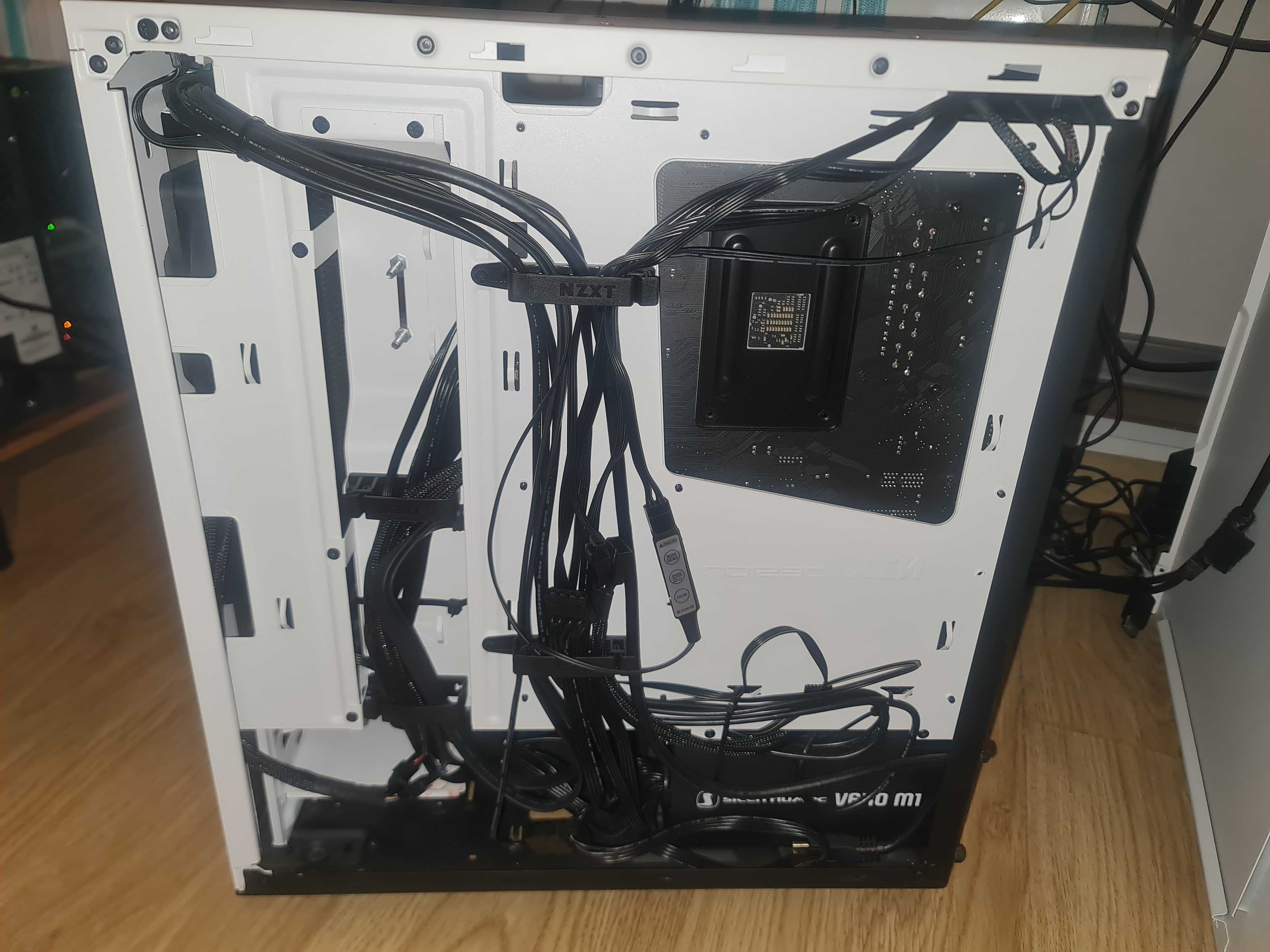 Komputer PC – Ryzen R7 1700X, GTX 1080, 32GB RAM, chłodzenie wodne
