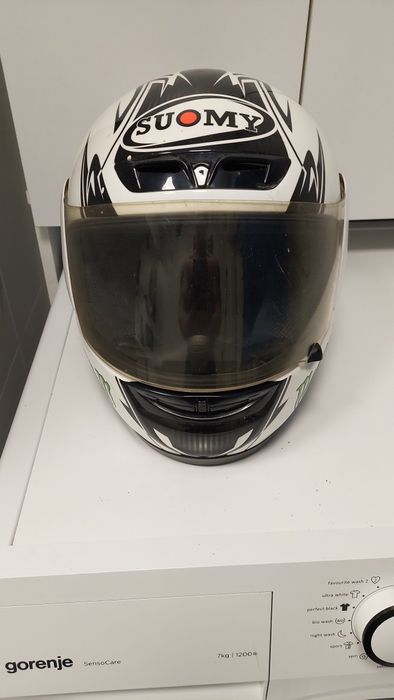 Kask motocyklowy suomy