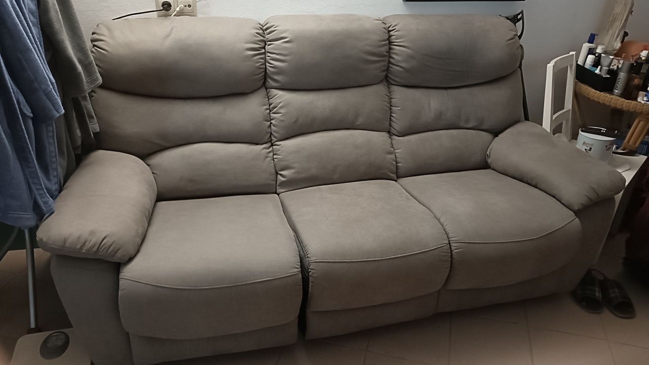 Sofá com elevação dos pés