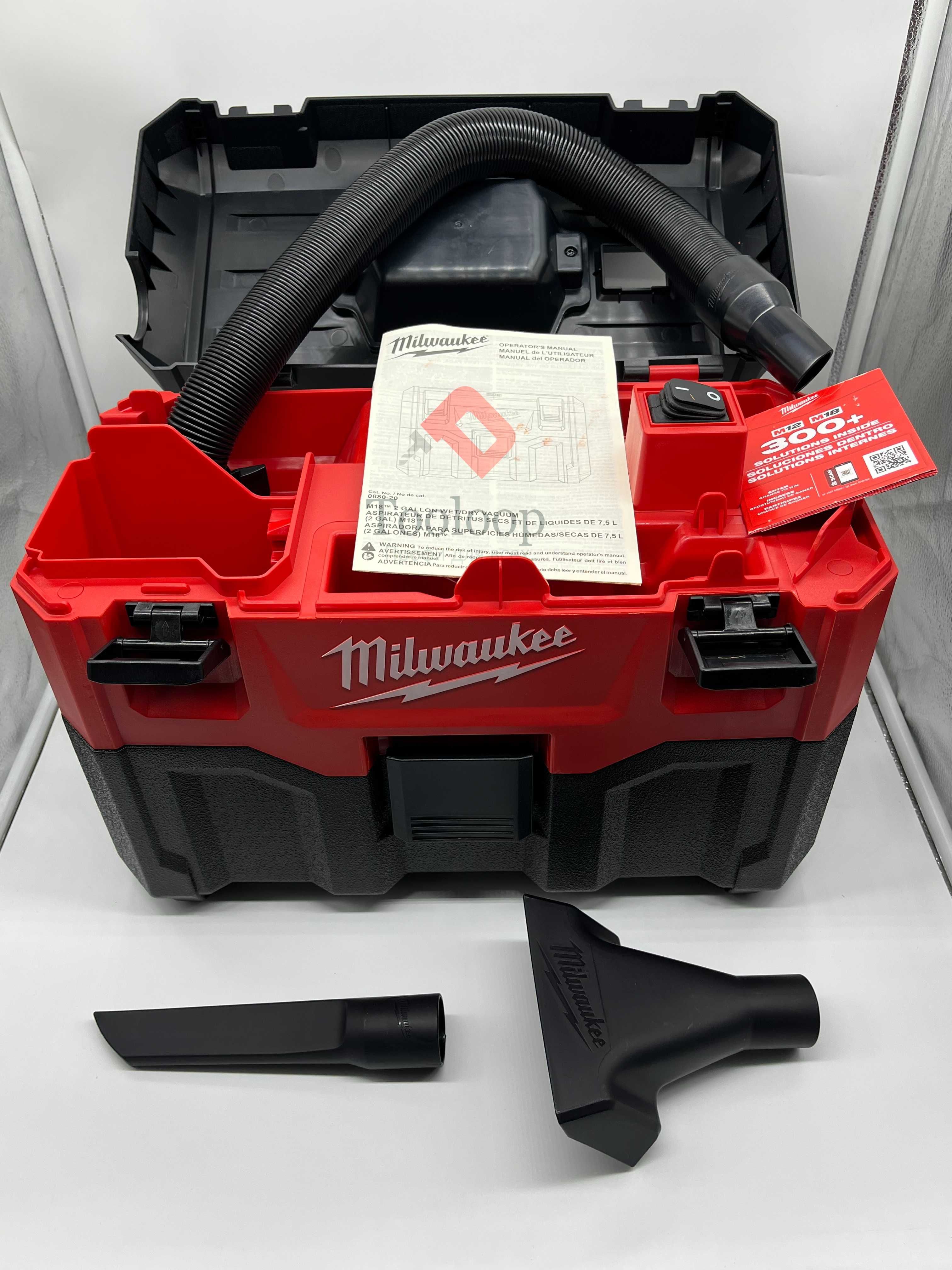 Аккумуляторный пылесос Milwaukee M18  (0880-20)\Новый\В наличии!!!