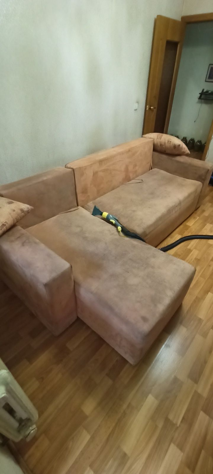 Химчистка мягкой мебели Чистка диванов
