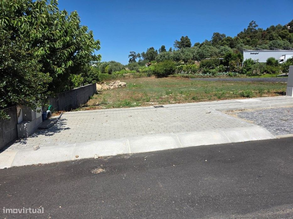 Lote para construção na Correlhã