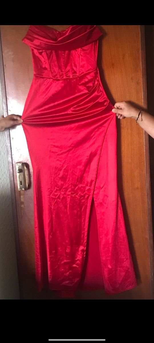 vestido de evento, vermelho sem marcas de uso