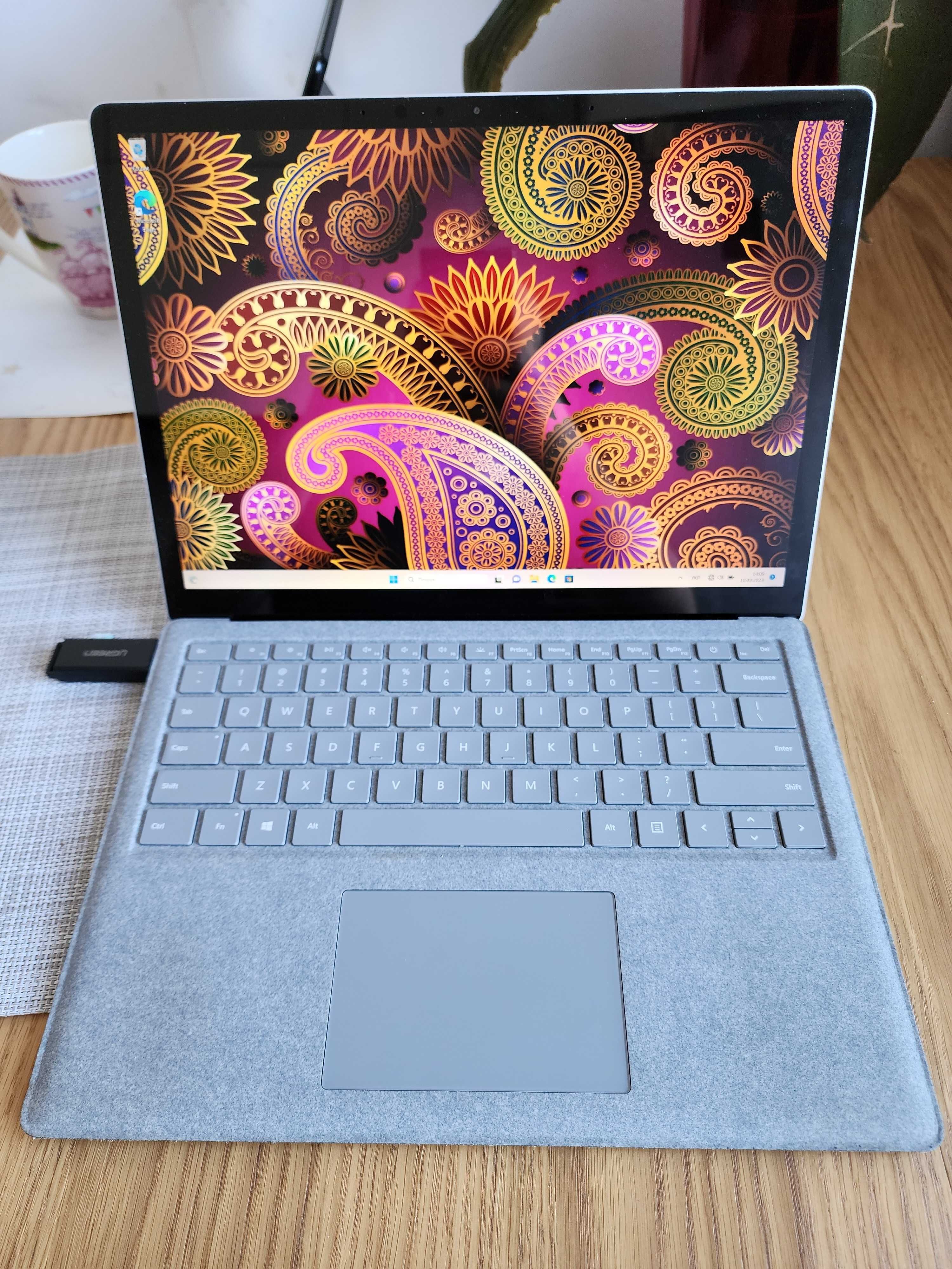 Microsoft Surface Laptop 2 13.5" 1769 i5-8250 8GB 256GB SSD як Новий