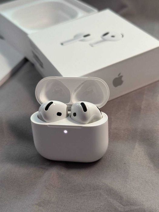 Навушники Apple AirPods 2 with Charging Case