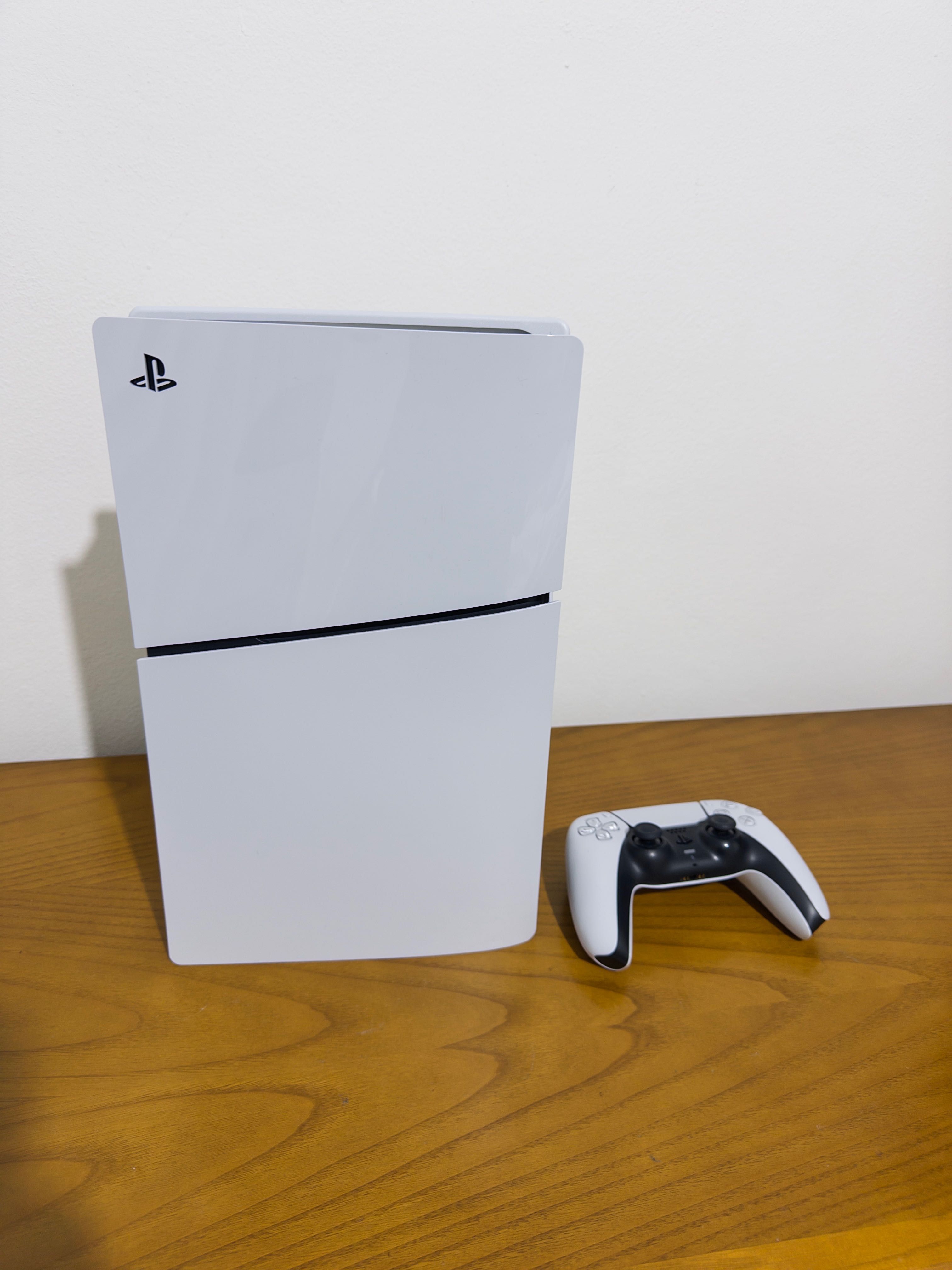 Playstation 5 muito pouco utilizada + 3 jogos