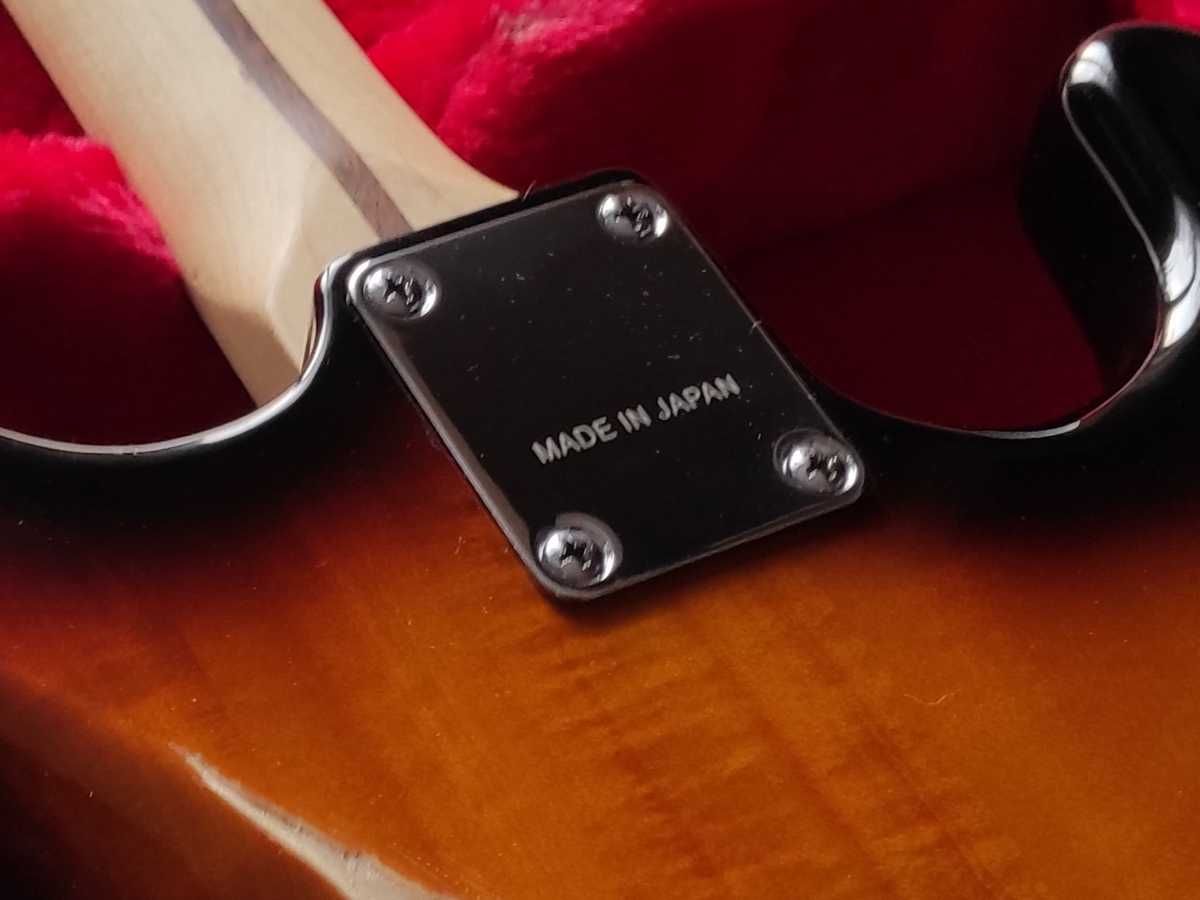 Leworęczna gitara typu Stratocaster (hard relic, główka w rewersie)