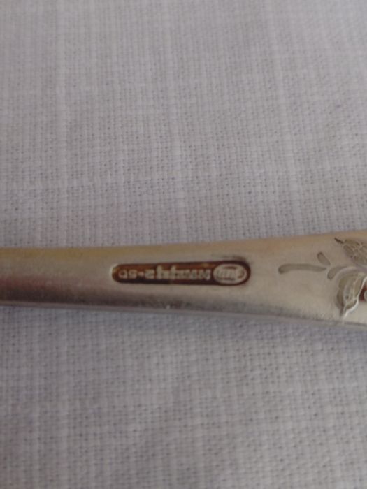 Столові прибори срібло