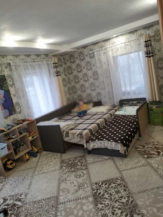 Частина будинку з окремим двором на Юрівці!