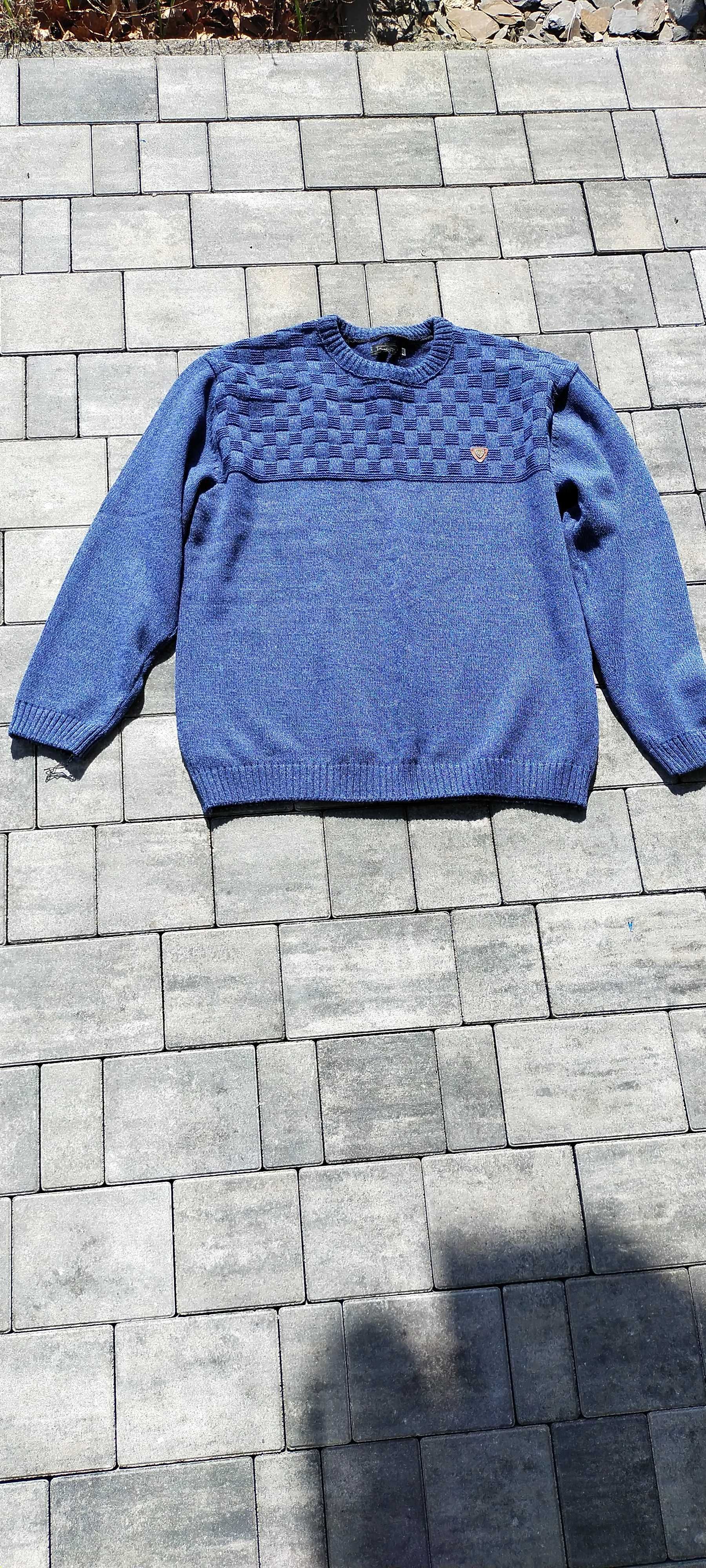 Niebieski męski sweter