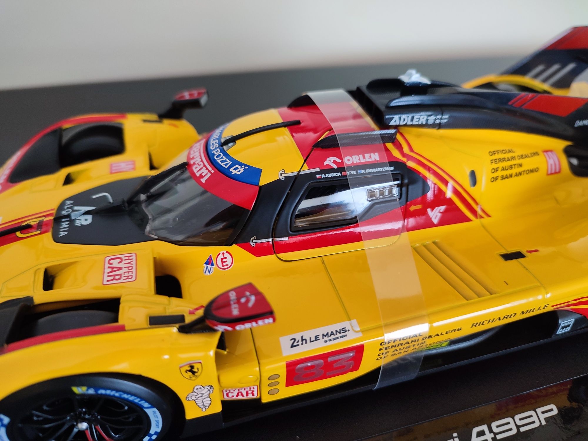 Ferrari 499P LeMans escala 1/18 Bburago NOVO