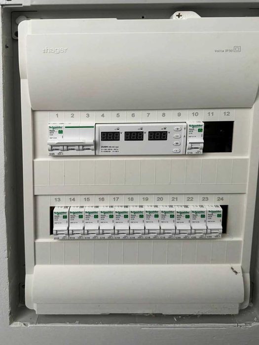 Оренда приміщення в мега-прохідному місці - озеро, парк, Мазепи,160А