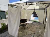 Tenda com laterais e teto de pano