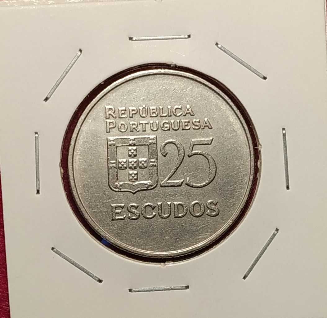Portugal - moeda de 25 escudos de 1982