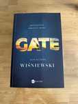 Gate Janusz Leon Wiśniewski wyd. Wielka litera