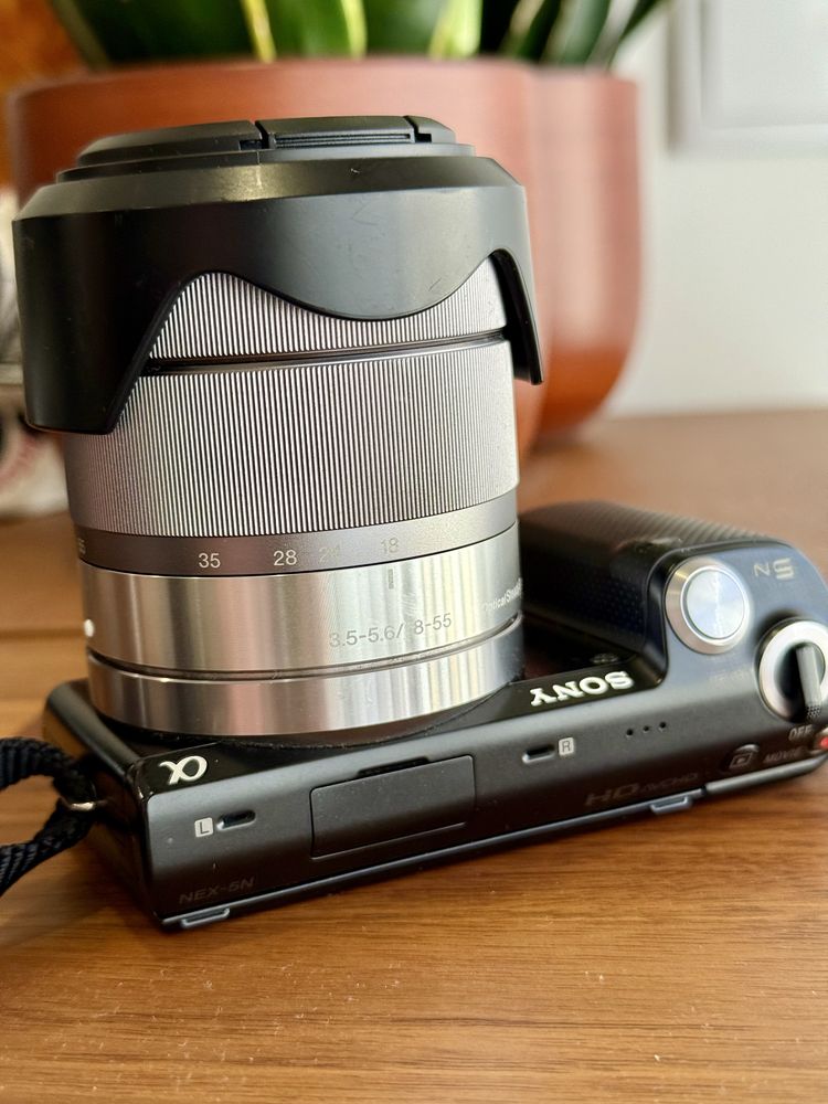 Sony NEX-5N + FE 18-55MM - FE 16MM