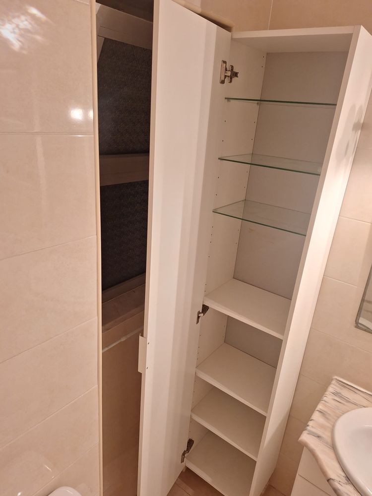 Movel branco alto wc