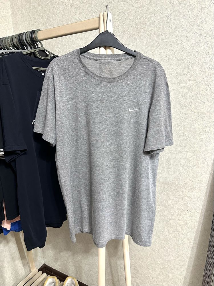 Nike Sportswear tee Футболка оригінал оригинал опт