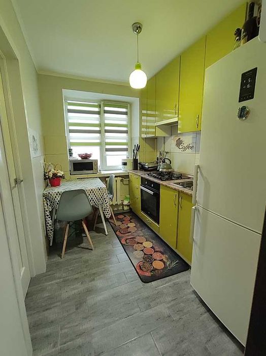 Продається 2-кімн квартира з ремонтом і меблями на вул. Узбецька