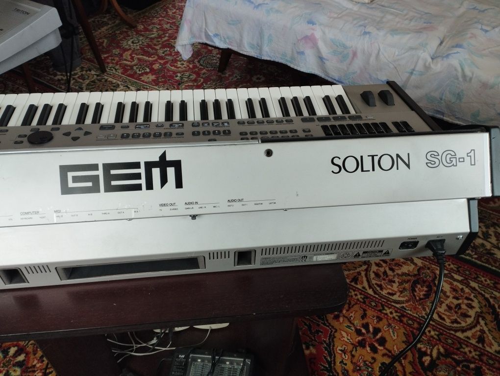 Синтезатор Gem Solton SG-1
